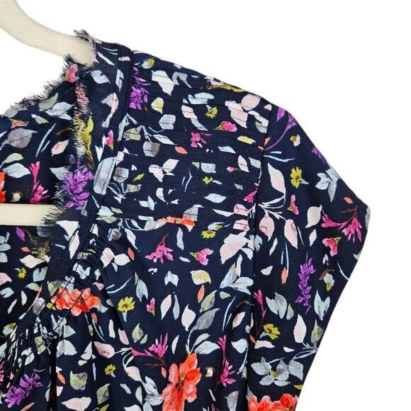 Danielrainn Navy Blue Spring Floral Split Neck Raw Hem Blouse Size 2XL - Picture 5 of 12